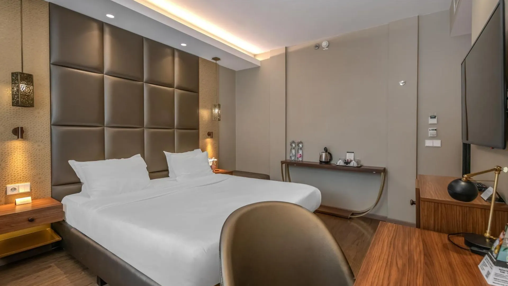 Continental Hotel Budapest 4*,