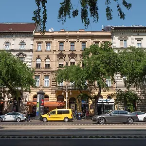 Elizabeth Apartman