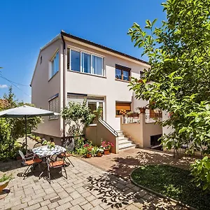 https://apartments-karmen.in-istria.net