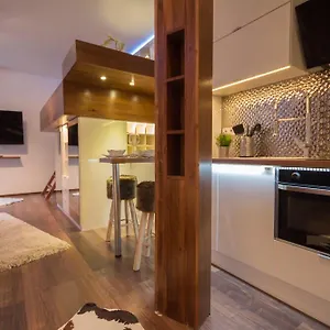 Gold Apartment